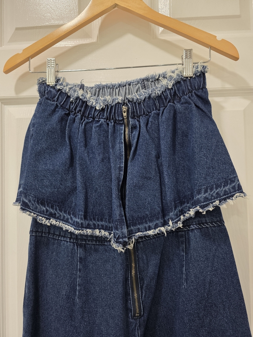 Anthropologie Hei Hei Strapless Tiered Cropped Wide-Leg Denim Jumpsuit Size XS - Picture 11 of 15